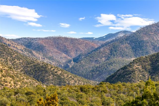 5 Loma Linda View, Santa Fe, NM 87506