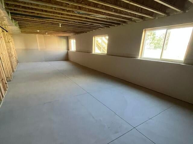 671 Waterford Village Drive, Grand Rapids, MI 49534
