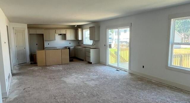 671 Waterford Village Drive, Grand Rapids, MI 49534