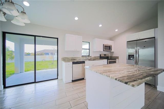 2601 43rd ST SW, Lehigh Acres, FL 33976