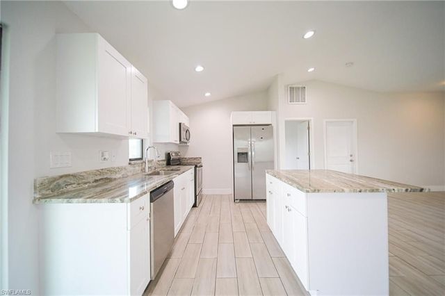 2601 43rd ST SW, Lehigh Acres, FL 33976