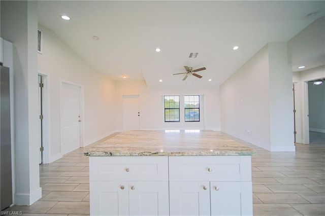 2601 43rd ST SW, Lehigh Acres, FL 33976