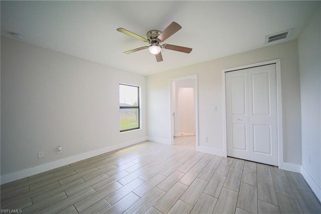 2601 43rd ST SW, Lehigh Acres, FL 33976