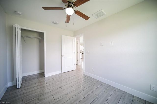 2601 43rd ST SW, Lehigh Acres, FL 33976