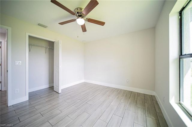 2601 43rd ST SW, Lehigh Acres, FL 33976