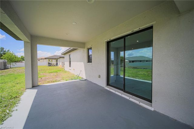 2601 43rd ST SW, Lehigh Acres, FL 33976