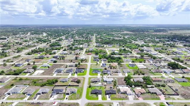 2601 43rd ST SW, Lehigh Acres, FL 33976