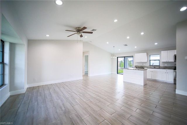 2601 43rd ST SW, Lehigh Acres, FL 33976