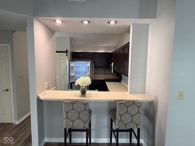 6641 Sunloch Court, Indianapolis, IN 46250