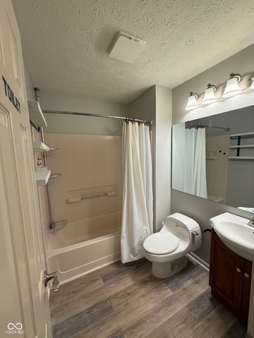 6641 Sunloch Court, Indianapolis, IN 46250