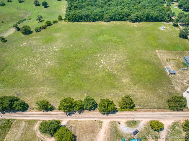 Edge Road, Kingston, OK 73439