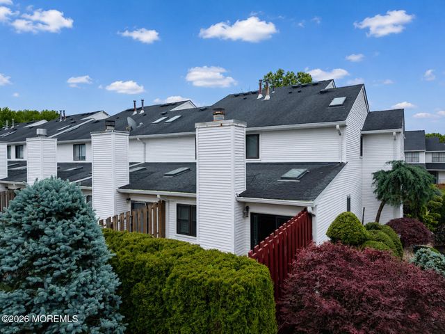 151 Chestnut Way, Manalapan, NJ 07726