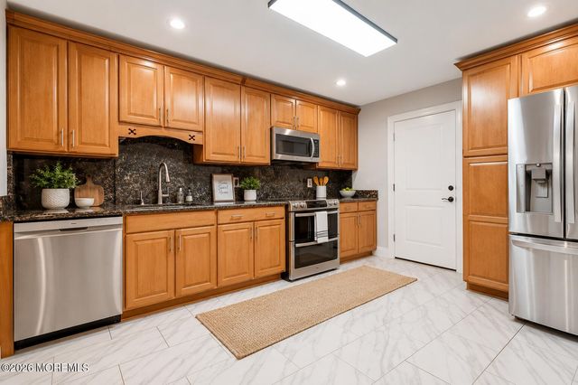 151 Chestnut Way, Manalapan, NJ 07726