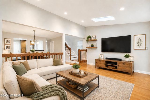 151 Chestnut Way, Manalapan, NJ 07726