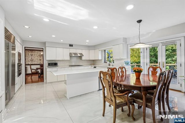 707 Calusa Trail, Franklin Lakes, NJ 07417