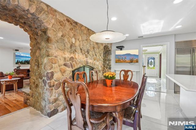 707 Calusa Trail, Franklin Lakes, NJ 07417