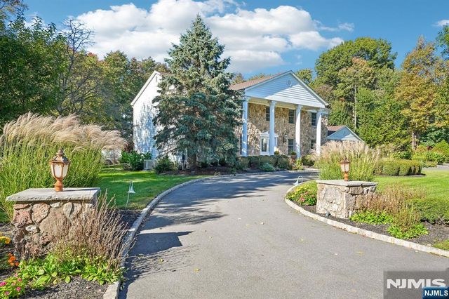707 Calusa Trail, Franklin Lakes, NJ 07417