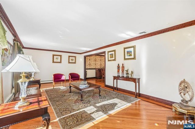 707 Calusa Trail, Franklin Lakes, NJ 07417