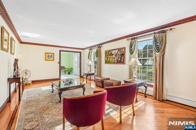 707 Calusa Trail, Franklin Lakes, NJ 07417