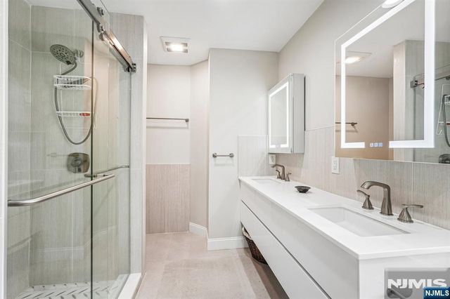 707 Calusa Trail, Franklin Lakes, NJ 07417