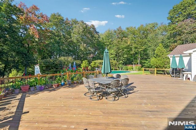 707 Calusa Trail, Franklin Lakes, NJ 07417