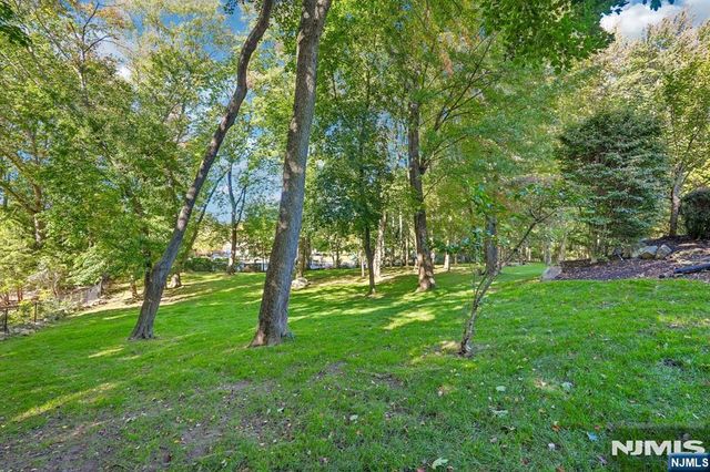 707 Calusa Trail, Franklin Lakes, NJ 07417