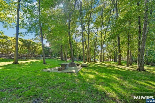 707 Calusa Trail, Franklin Lakes, NJ 07417