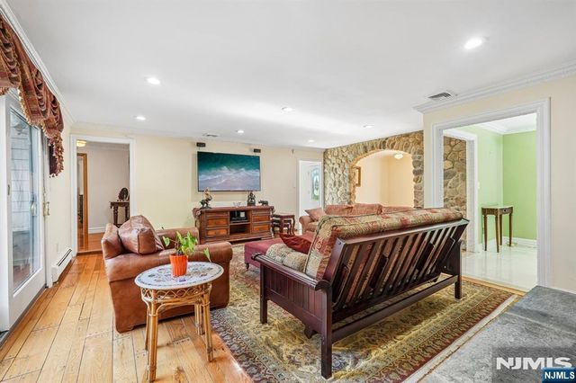 707 Calusa Trail, Franklin Lakes, NJ 07417