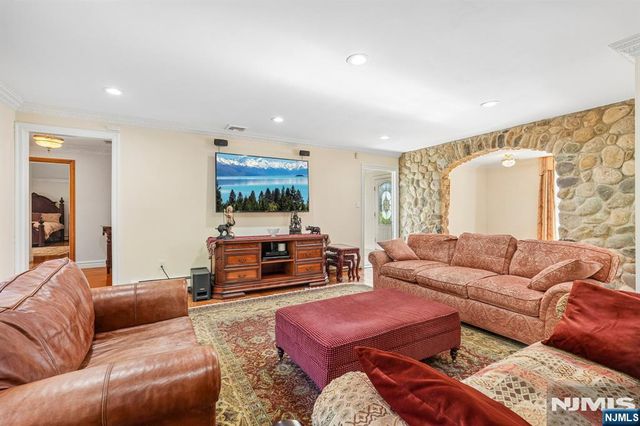 707 Calusa Trail, Franklin Lakes, NJ 07417