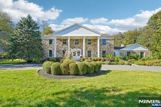 707 Calusa Trail, Franklin Lakes, NJ 07417
