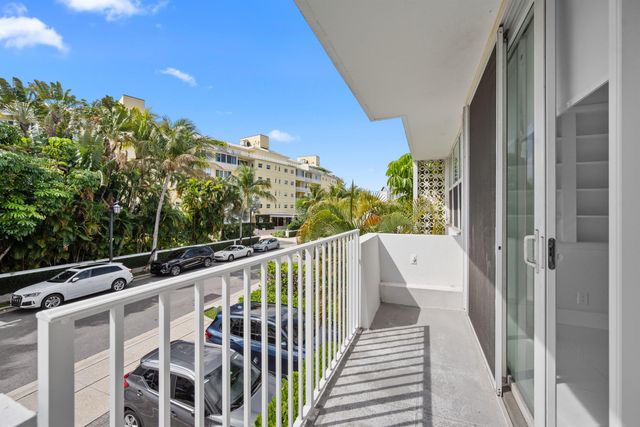 401 Peruvian Avenue 2010, Palm Beach, FL 33480