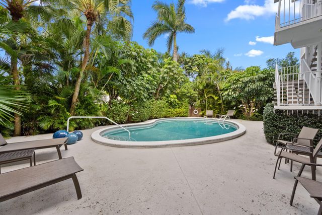 401 Peruvian Avenue 2010, Palm Beach, FL 33480