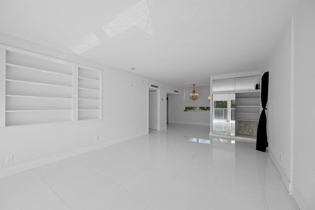 401 Peruvian Avenue 2010, Palm Beach, FL 33480