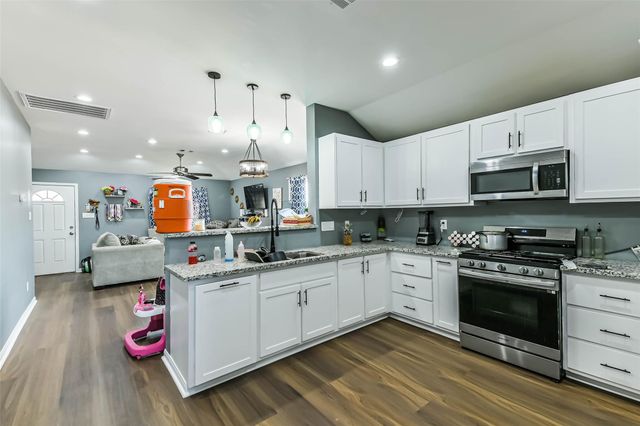 165 Road 5215, Cleveland, TX 77327