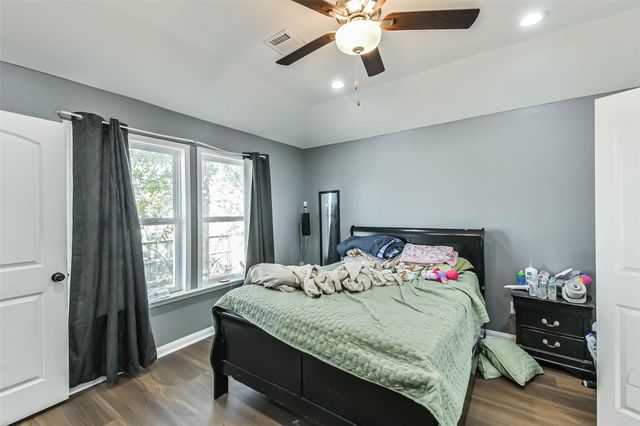 165 Road 5215, Cleveland, TX 77327