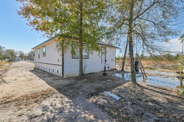 165 Road 5215, Cleveland, TX 77327