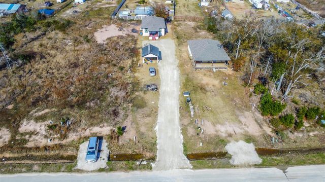 165 Road 5215, Cleveland, TX 77327