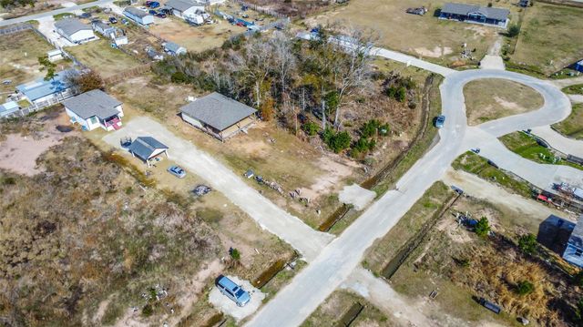 165 Road 5215, Cleveland, TX 77327