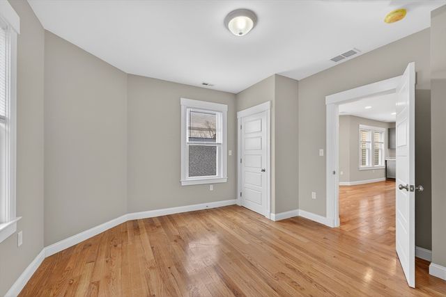 42 Almont St 3L, Medford, MA 02155