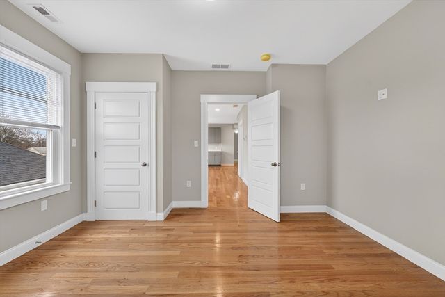 42 Almont St 3L, Medford, MA 02155