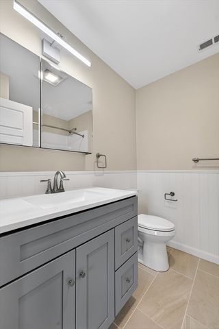 42 Almont St 3L, Medford, MA 02155