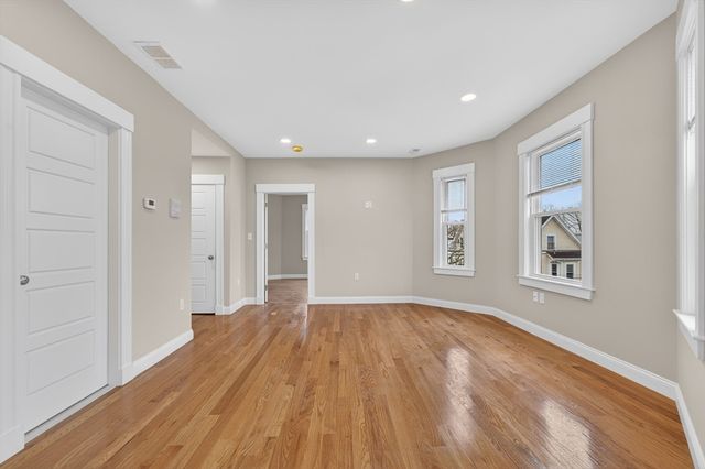 42 Almont St 3L, Medford, MA 02155