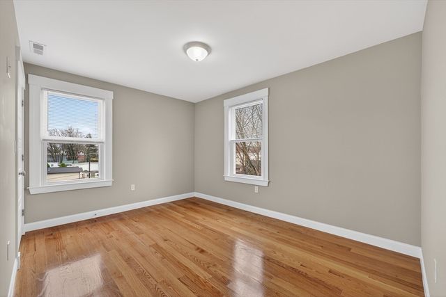 42 Almont St 3L, Medford, MA 02155