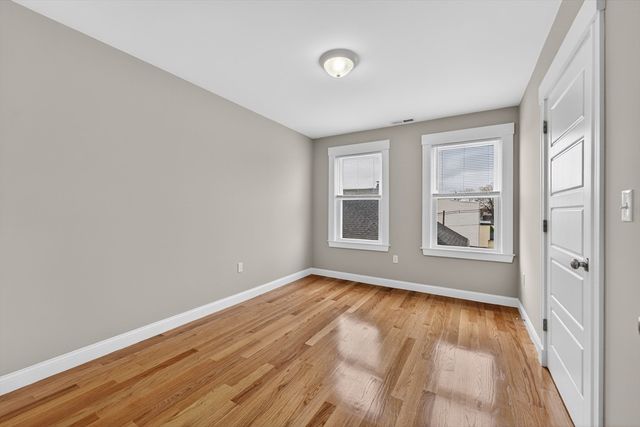 42 Almont St 3L, Medford, MA 02155