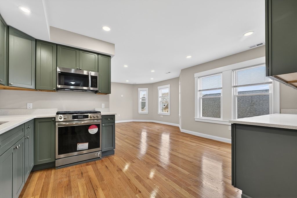 42 Almont St 3L, Medford, MA 02155