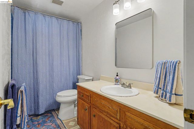 1150 Los Palos Ct, Pittsburg, CA 94565