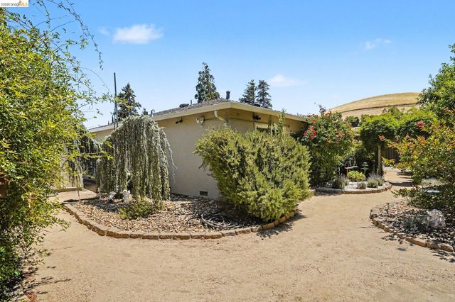 1150 Los Palos Ct, Pittsburg, CA 94565