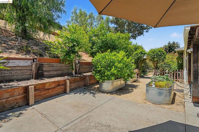 1150 Los Palos Ct, Pittsburg, CA 94565