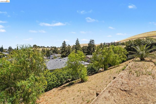 1150 Los Palos Ct, Pittsburg, CA 94565