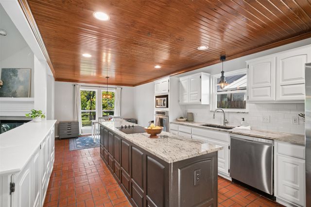 9524 S Maplewood Avenue, Tulsa, OK 74137